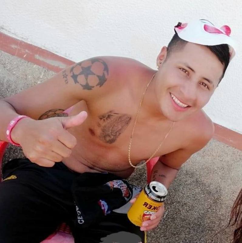 Date this exotic Colombia man JHON KENNEDY from Palmira CO25460