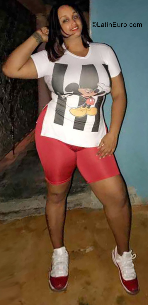 Date this pretty Dominican Republic girl Yorleny from Santiago DO34977