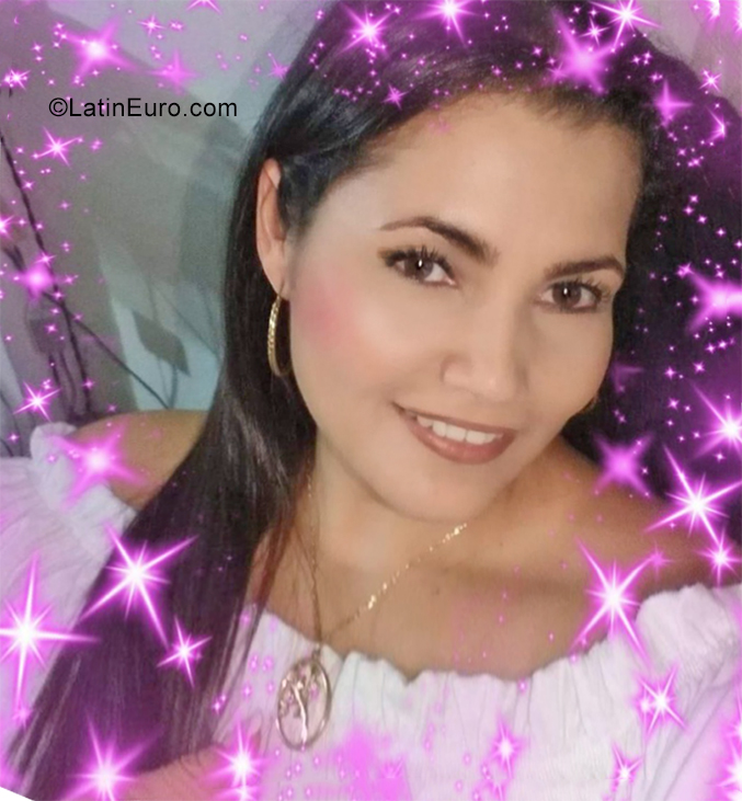 Date this cute Colombia girl ESPERANZA from Bucaramanga CO25465