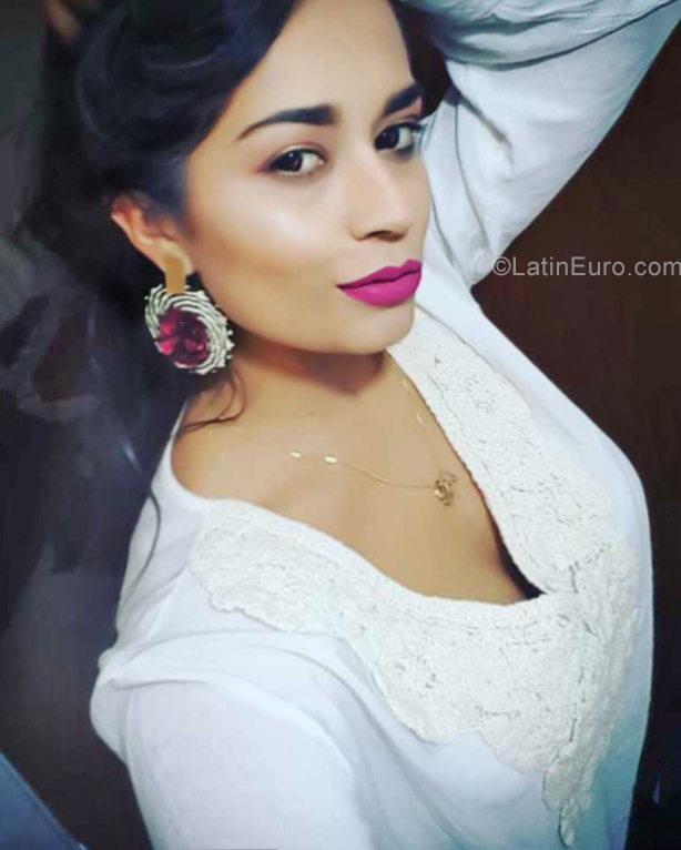 Date this passionate Colombia girl Carol from Bogota CO25475