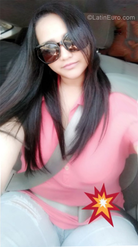 Date this stunning Dominican Republic girl Nape from Santo Domingo DO35022