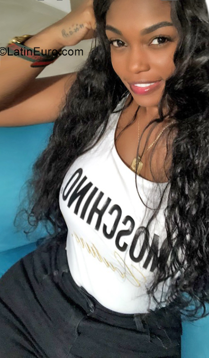 Date this passionate Colombia girl Andrea from Cali CO25492