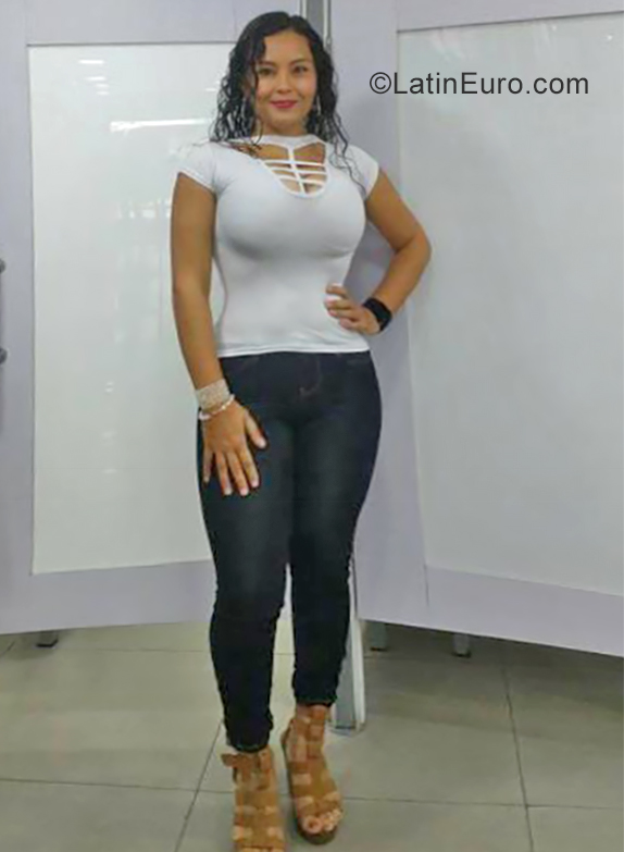 Date this georgeous Venezuela girl Rosbely from Barquisimeto VE2442