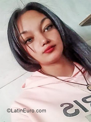Date this charming Colombia girl Maria from Bogota CO25504