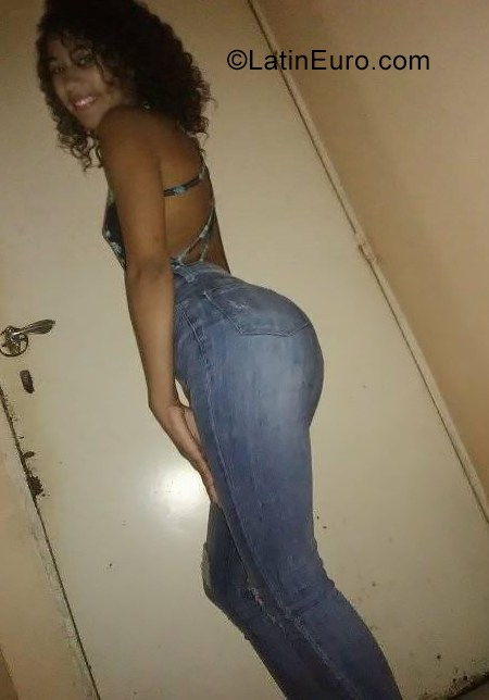 Date this funny Venezuela girl Yorgeles from Caracas VE2453