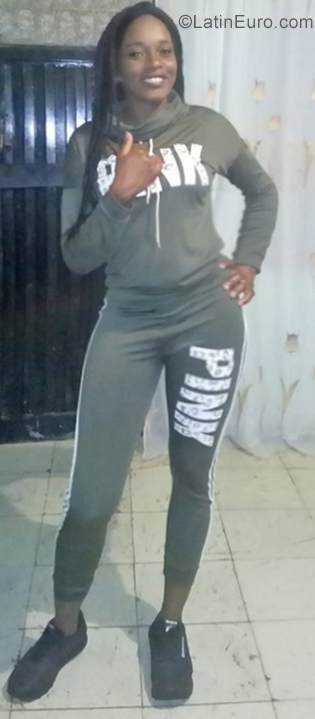 Date this athletic Colombia girl Diana from CALI CO25529