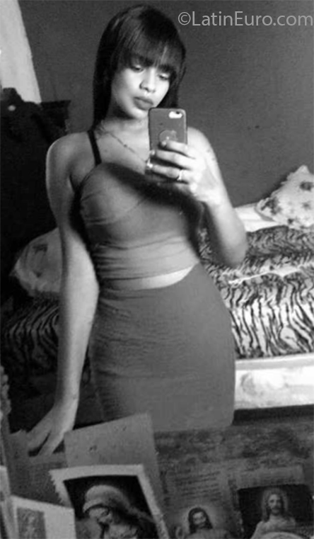 Date this good-looking Dominican Republic girl Indana from Puerto Plata DO35212