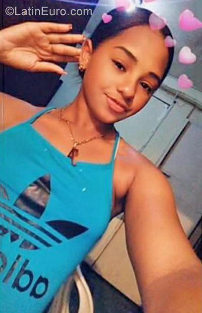 Date this exotic Dominican Republic girl Scarlentte from La Romana DO35235