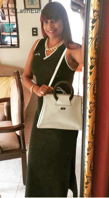 Date this hot Dominican Republic girl Massiel from Santo Domingo DO35257