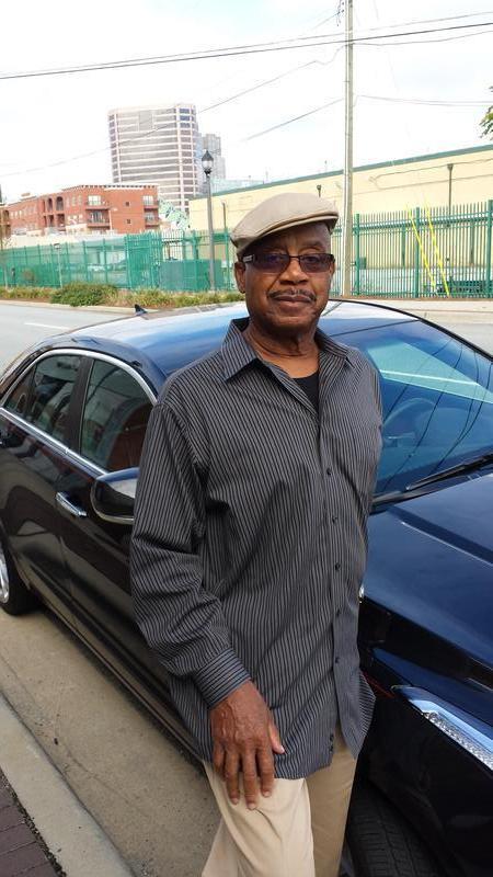 Date this good-looking United States man Leers from Mcleansville US20087