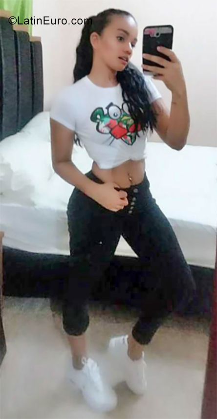 Date this fun Dominican Republic girl Gabriela from La Vega DO35284