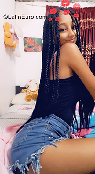 Date this voluptuous Colombia girl Valentina from Neiva CO25636