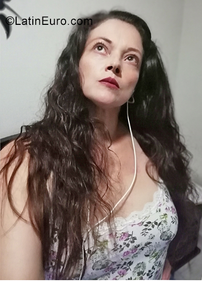 Date this beautiful Colombia girl Dona from Bogota CO25666