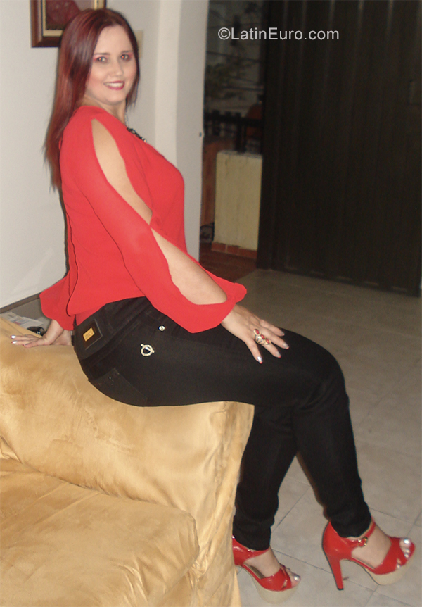 Date this good-looking Colombia girl Rosmiria from Bucaramanga CO25673