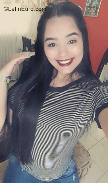 Date this good-looking Venezuela girl Gisel from Cabimas VE2513