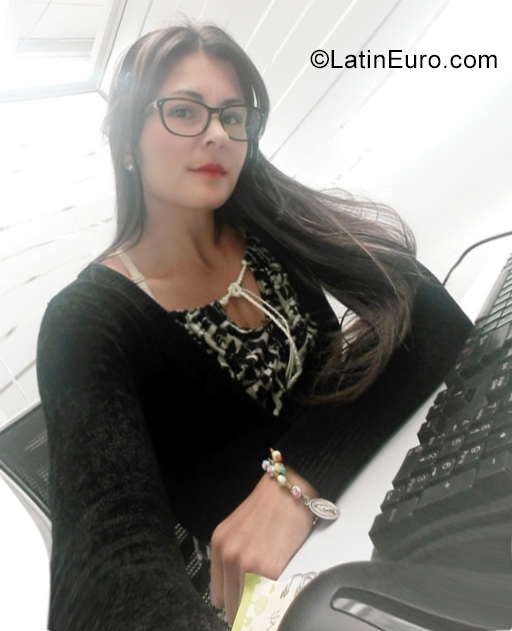 Date this funny Colombia girl Samanta from b CO25700
