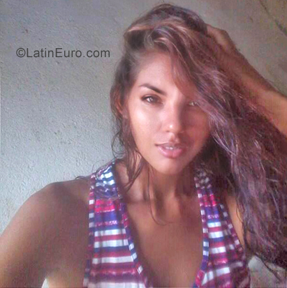 Date this sultry Colombia girl Arlene from Santa Marta CO25735