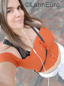 Date this young Colombia girl Yohanna from Bucaramanga CO25758