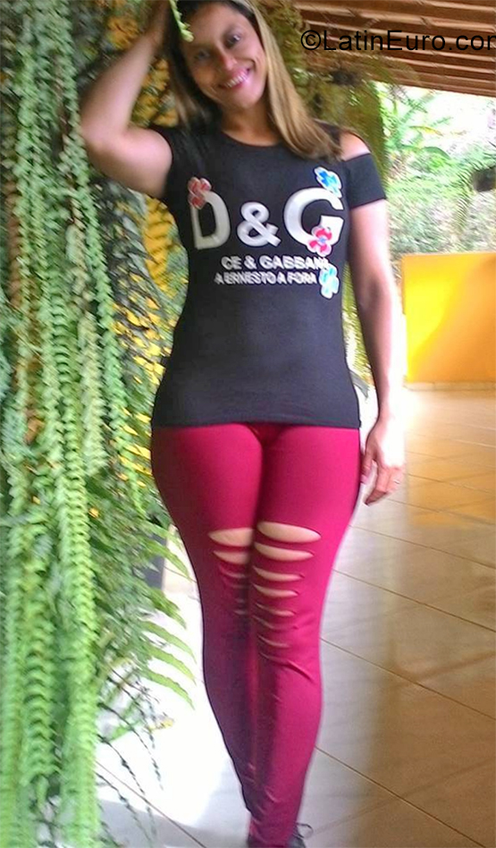 Date this fun Brazil girl Juliana from Victoria BR10871