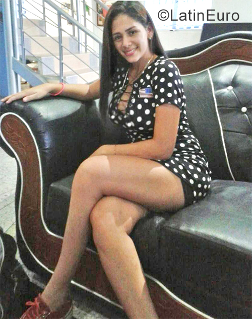 Date this charming Venezuela girl Maryri from Barinas VE2543