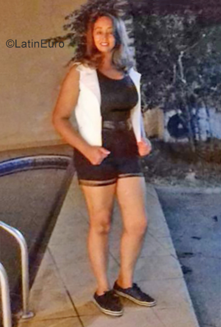 Date this delightful Brazil girl Cleo from Goiania BR10872