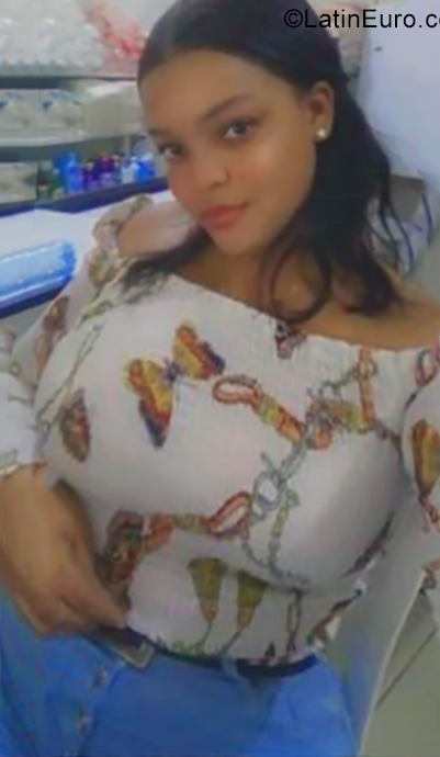 Date this funny Dominican Republic girl Elisa from Santo Domingo DO36401