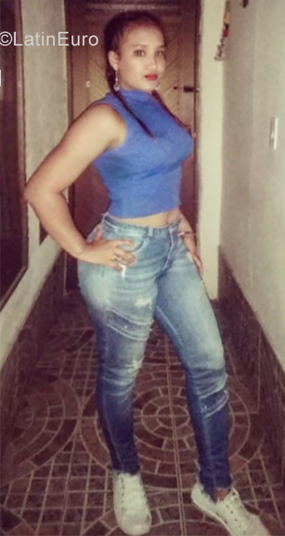 Date this good-looking Colombia girl Angie from Medellin CO25804