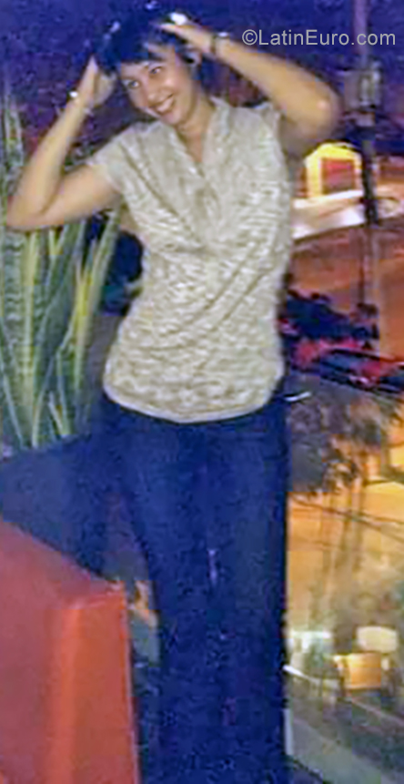Date this voluptuous Colombia girl Irina from Barranquilla CO25817