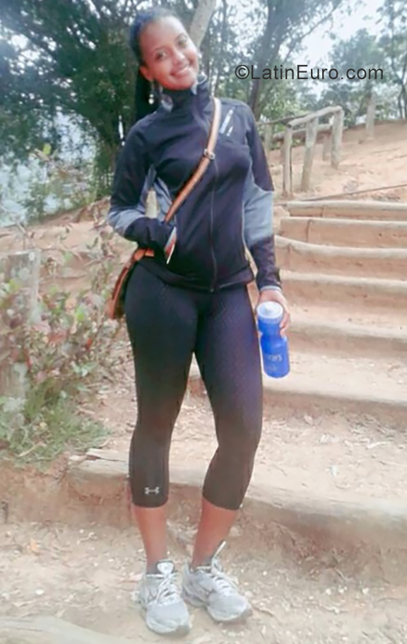 Date this passionate Colombia girl Yadi from Bogota CO25840