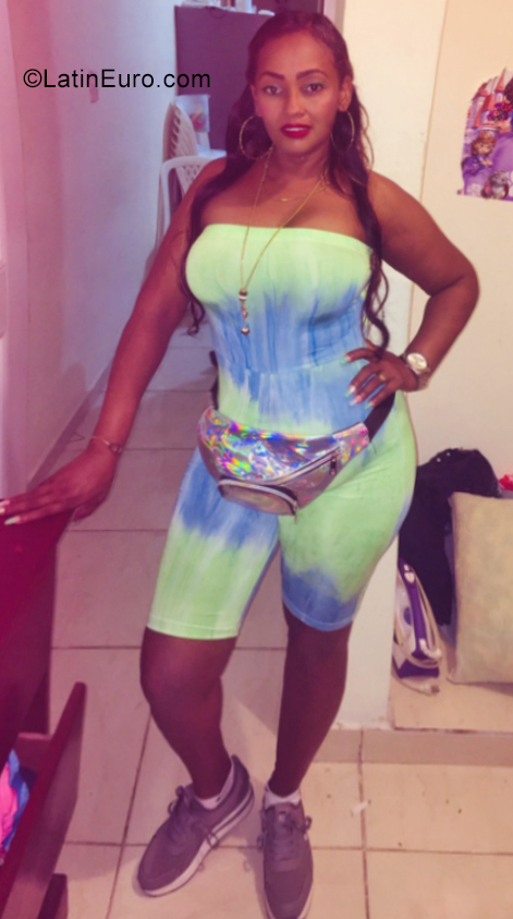 Date this exotic Dominican Republic girl Jossy from San Pedro de Marcoris DO35595