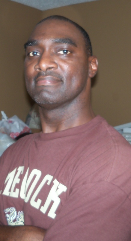 Date this beautiful United States man Energetic from Summerville US20194