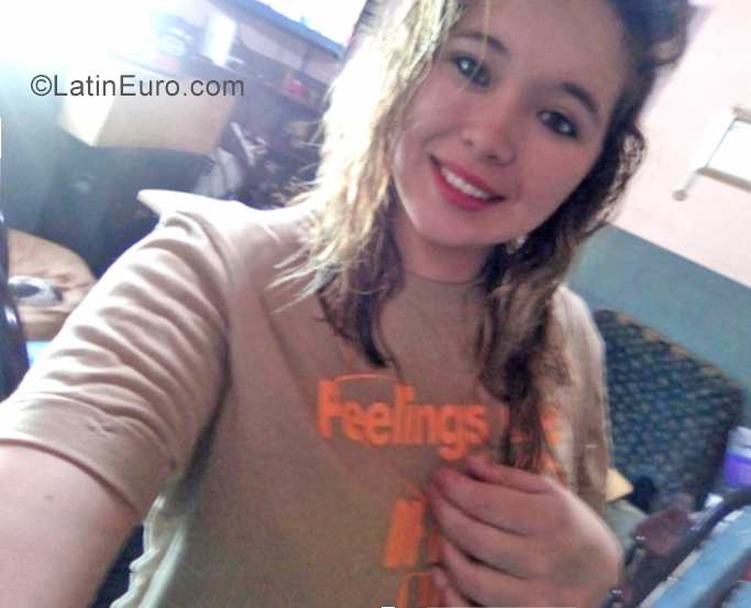 Date this nice looking Argentina girl Florencia from Buenos Aires AR232