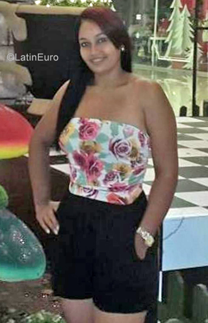 Date this hard body Dominican Republic girl Leidy from Santo Domingo DO35626