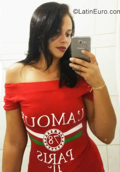 Date this fun Brazil girl Jessica from Salvador BR10919