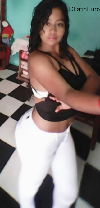 Date this cute Colombia girl Fernanda from Cali CO25867