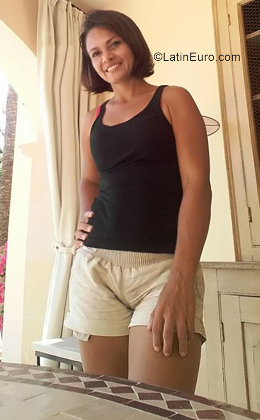 Date this good-looking Colombia girl Iremzul from Cartagena CO25869