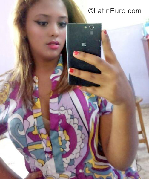 Date this fun Dominican Republic girl Milagros from Santo Domingo DO35642