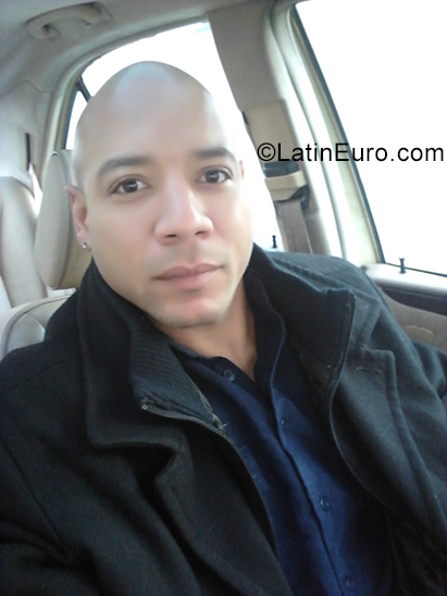 Date this delightful United States man Demetrious from Virginia Beach US20213