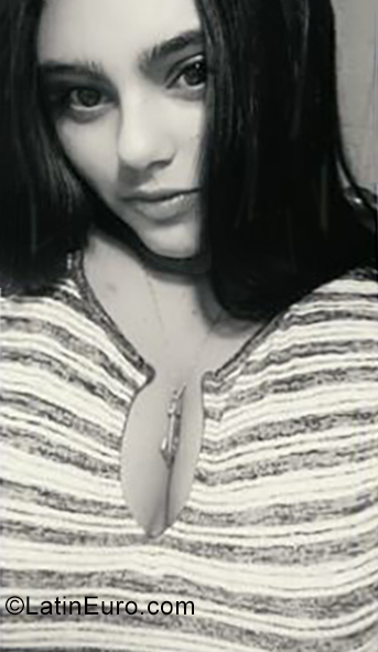 Date this tall Peru girl Valeria from Lima PE1424