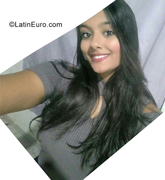 Date this lovely Brazil girl Tamiras from Fortaleza BR10905