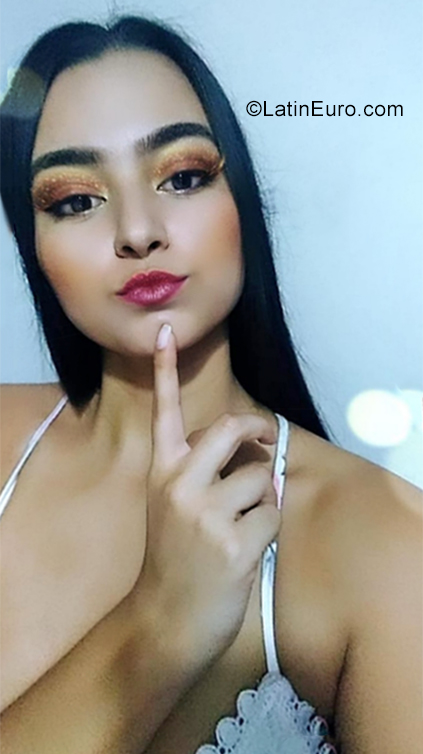 Date this beautiful Colombia girl Dani from Medellin CO25884