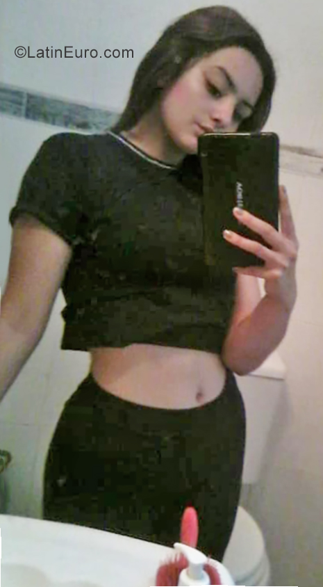 Date this hot Argentina girl Rocio from Santa Fe AR223