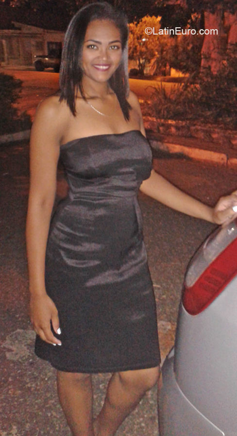 Date this hard body Colombia girl Yexily from Bogota CO25915