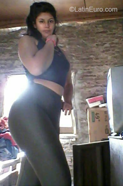 Date this young Argentina girl Mariluz from Buenos Aires AR225