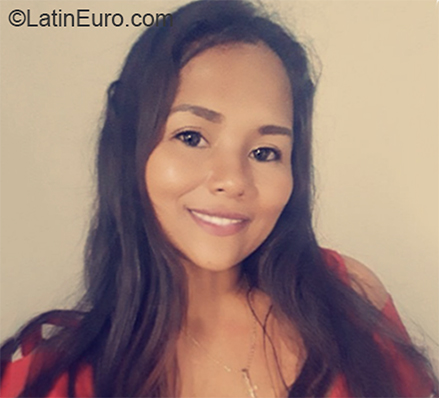 Date this stunning Colombia girl Ana from Bucaramanga CO25924