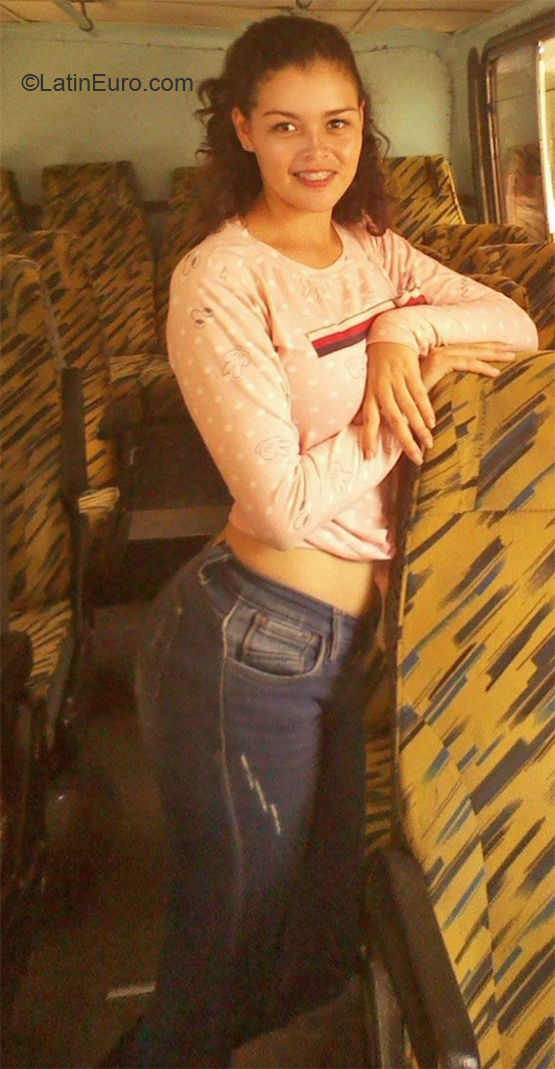 Date this cute Venezuela girl Francys from Acarigua VE2663