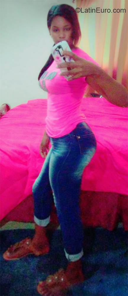 Date this good-looking Dominican Republic girl Marisa from Cotui DO35751