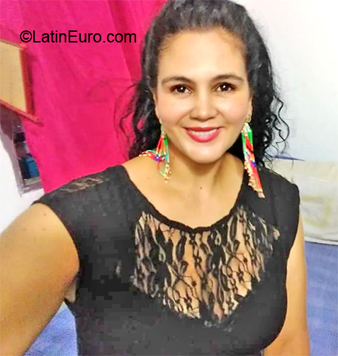 Date this passionate Colombia girl Pao from Bogota CO25932