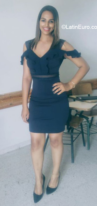 Date this gorgeous Dominican Republic girl Coral from San Francisco De Macoris DO35768