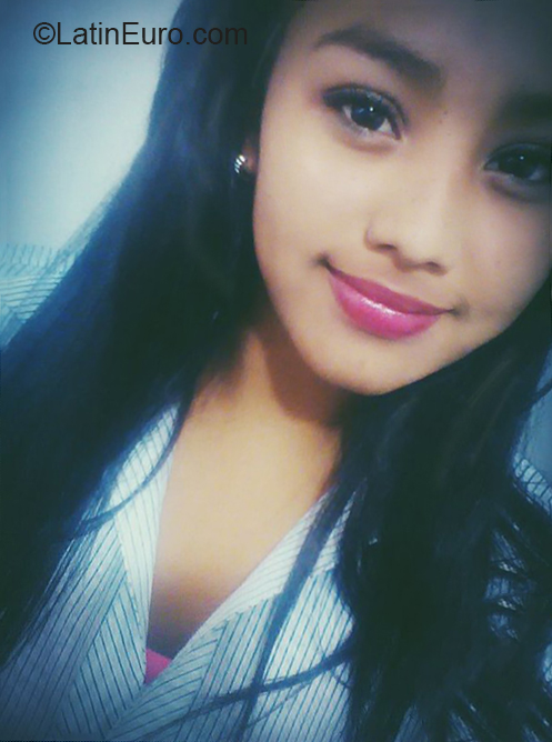 Date this happy Colombia girl Jennifer from Monteria CO25947